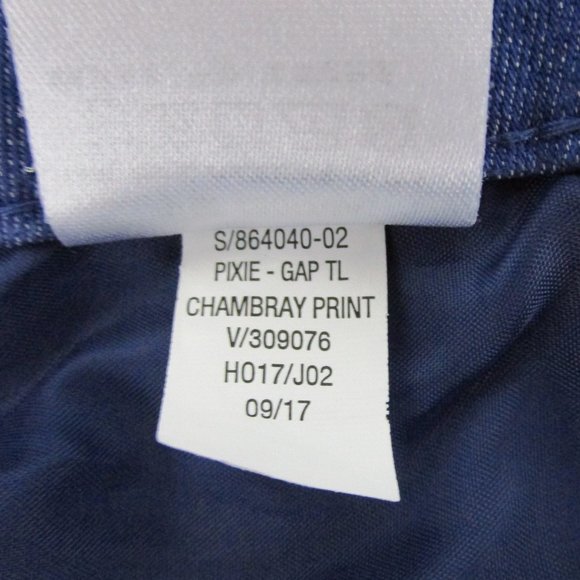 Old Navy Blue and White Floral Cropped Pants - Picture 12 of 12